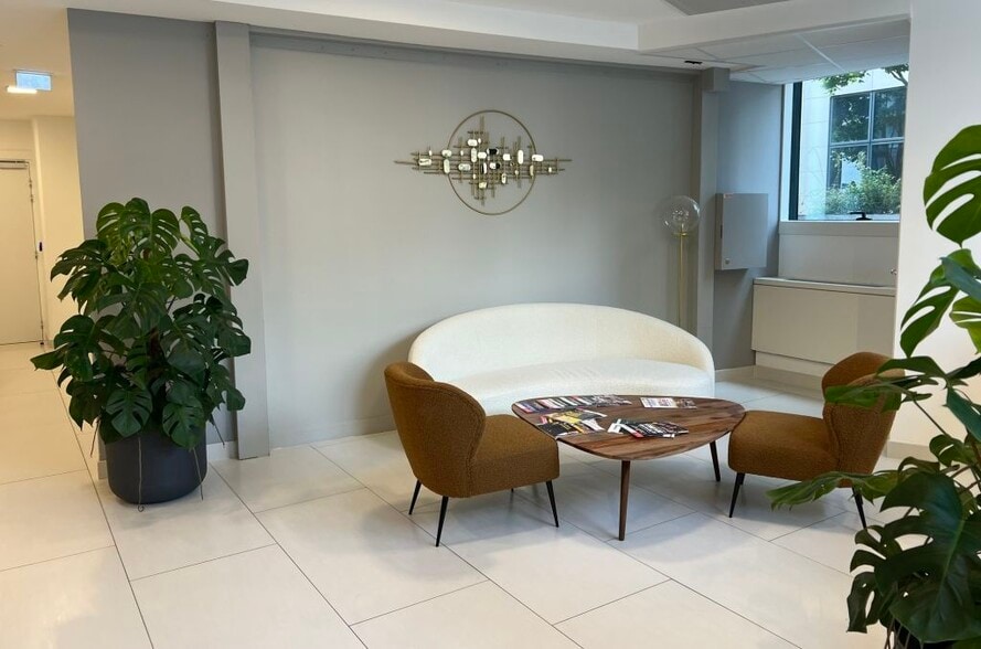 4 Place Des Ailes, Boulogne-Billancourt to rent - Interior Photo - Image 2 of 6