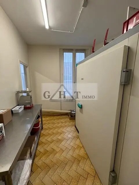 Retail in Maisons-Alfort for sale Interior Photo- Image 1 of 6