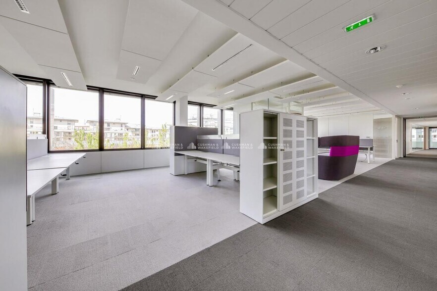 18-20 Rue Des Deux Gares, Rueil-Malmaison to rent - Interior Photo - Image 3 of 17