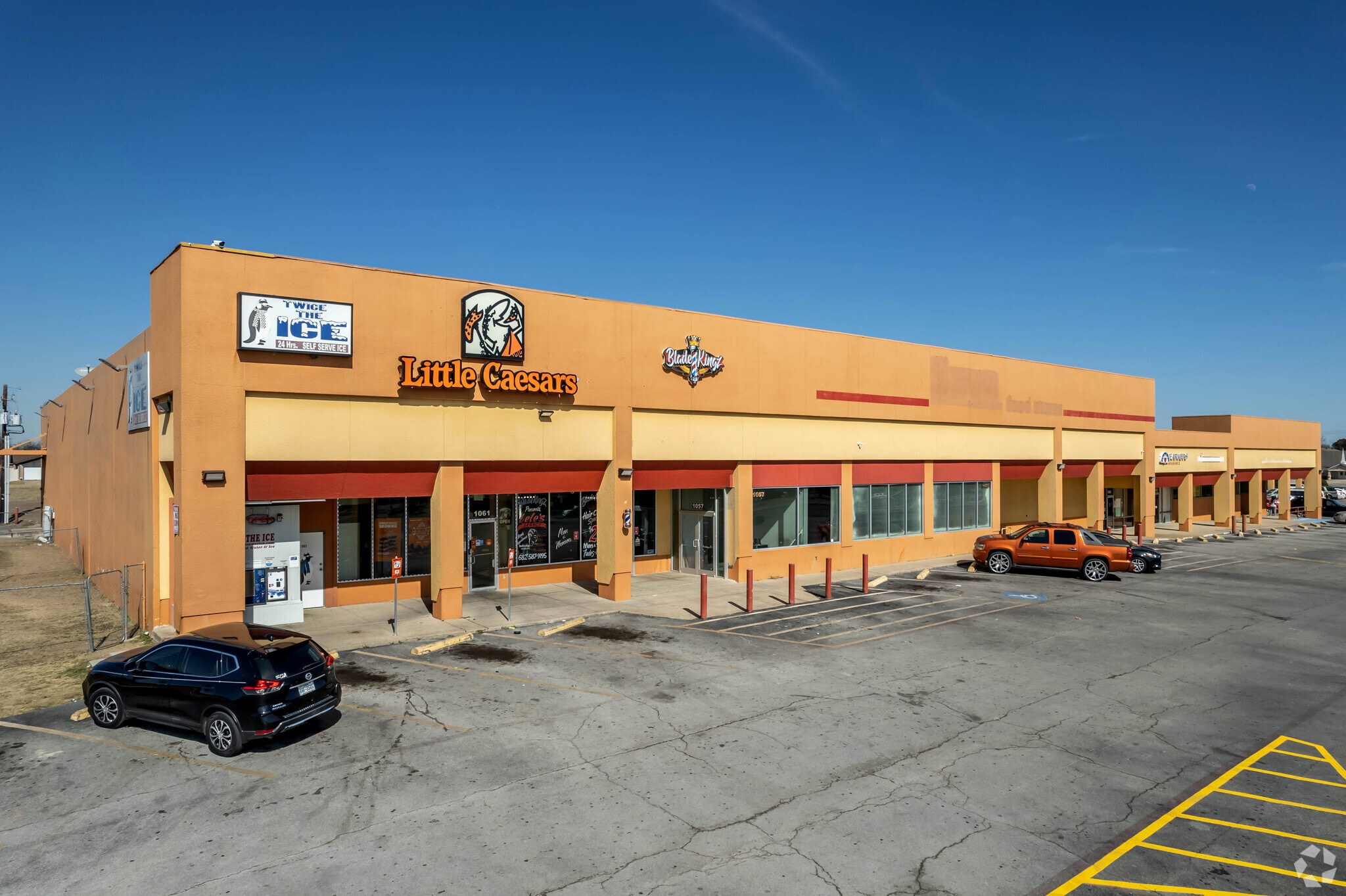 1009 W Pleasant Run Rd, Lancaster, TX to rent Primary Photo- Image 1 of 18