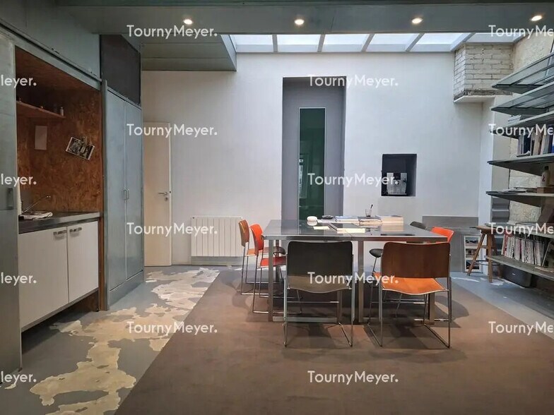 Office in Bordeaux to rent - Building Photo - Image 2 of 7