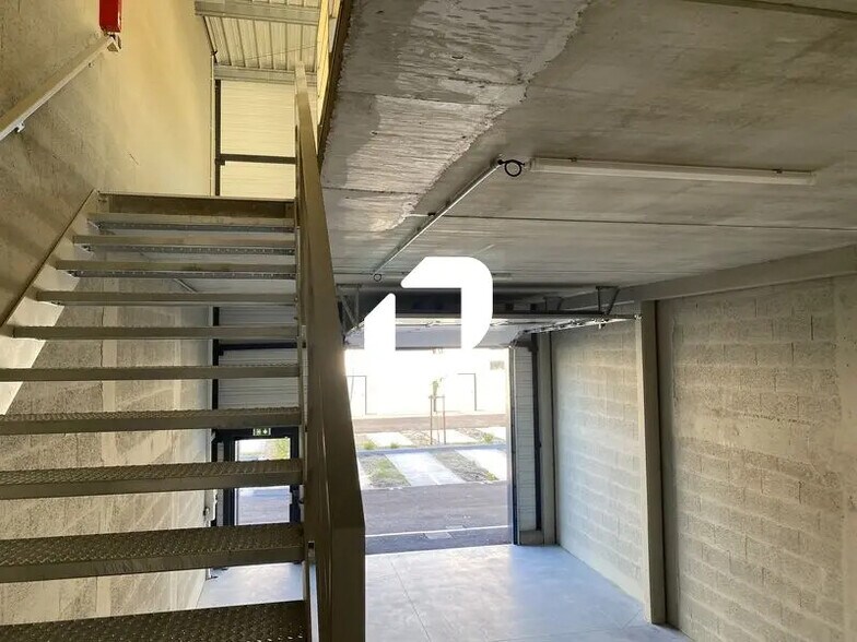 Light Industrial in Gradignan to rent - Interior Photo - Image 3 of 3