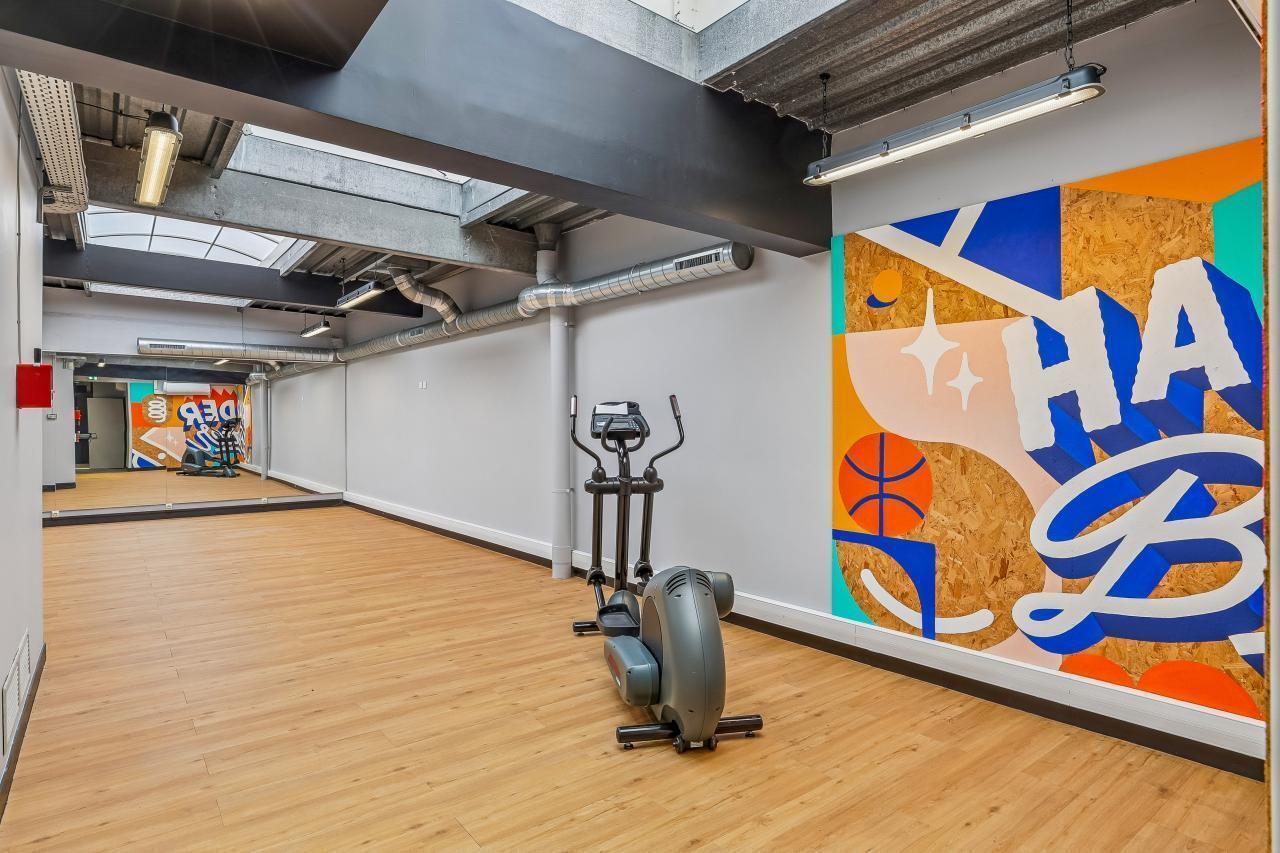 Office in Montreuil for sale Building Photo- Image 1 of 11