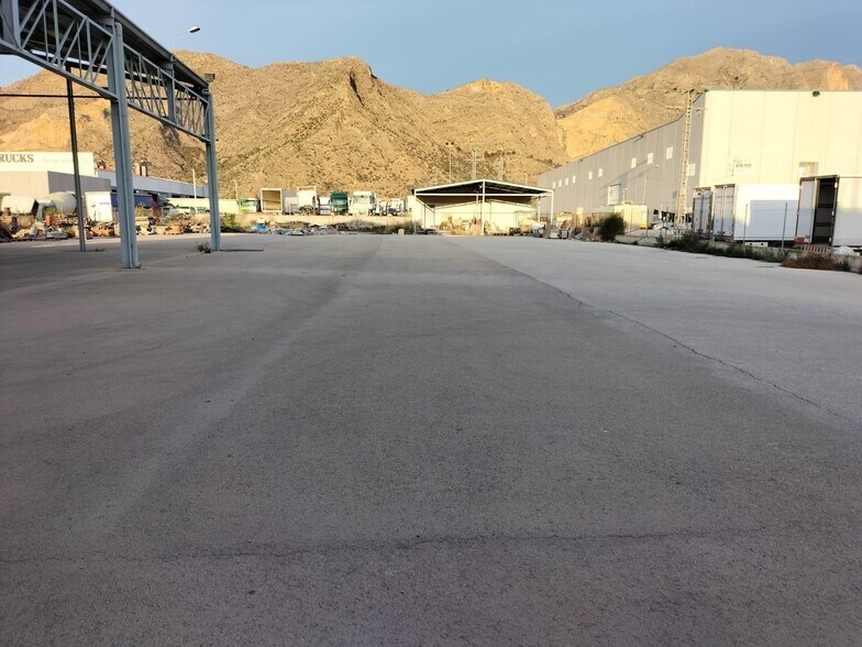 Industrial in Orihuela, Alicante for sale - Building Photo - Image 2 of 12
