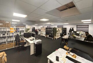 Hortonwood 2, Telford to rent Interior Photo- Image 2 of 3