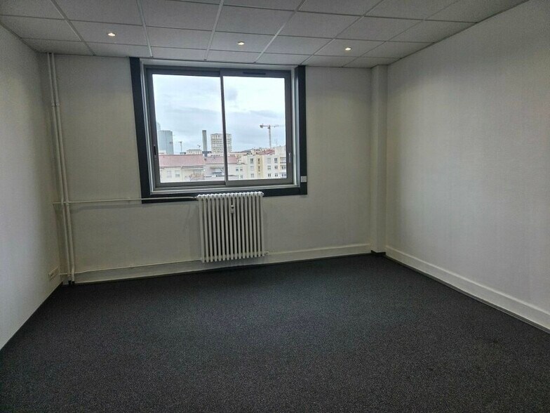 Office in Lyon for sale - Interior Photo - Image 3 of 5