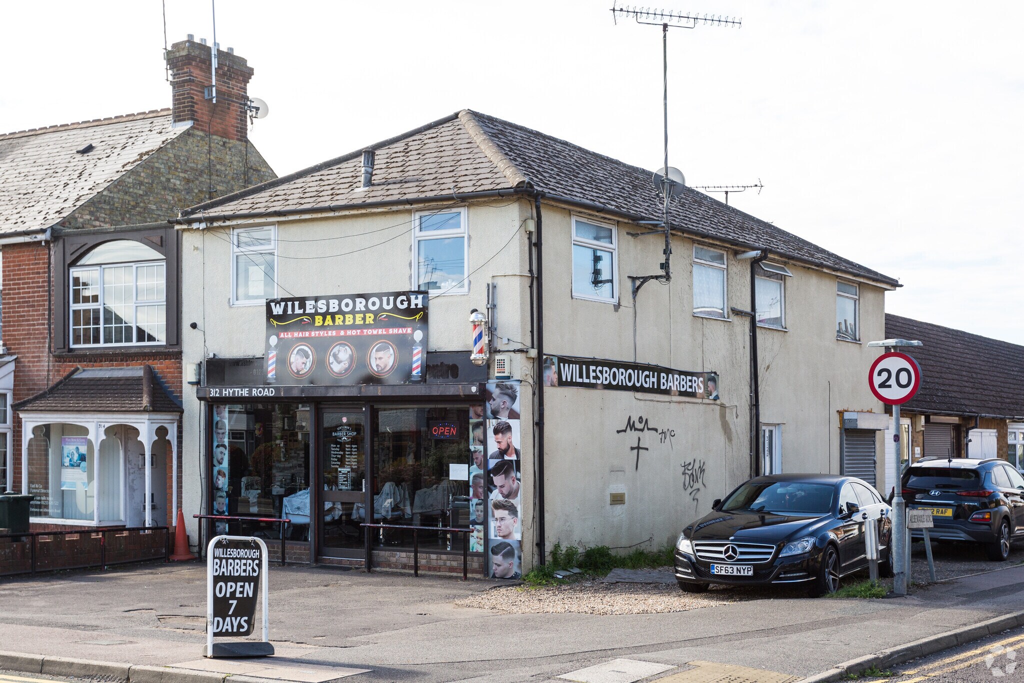 312 Hythe Rd, Ashford for sale Primary Photo- Image 1 of 1