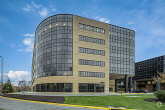 1850 Town Center Dr, Reston, VA for rent Building Photo- Image 1 of 49