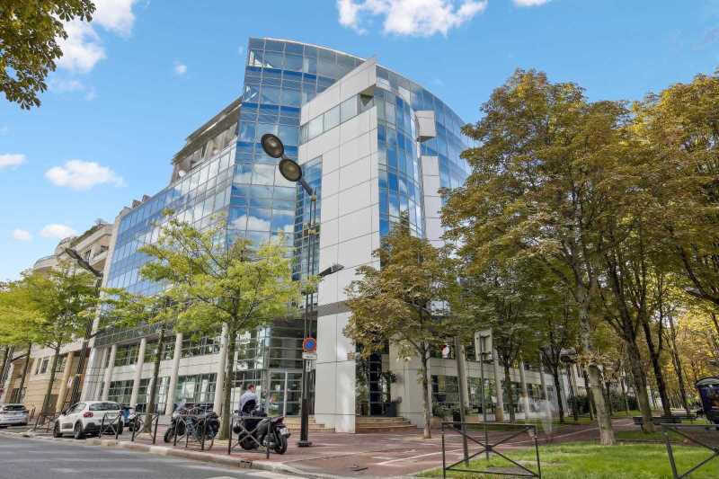 50 Quai Charles Pasqua, Levallois-Perret to rent - Building Photo - Image 2 of 11