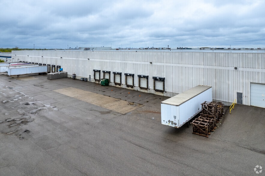 40 Graniteridge Rd, Vaughan, ON to rent - Building Photo - Image 3 of 3