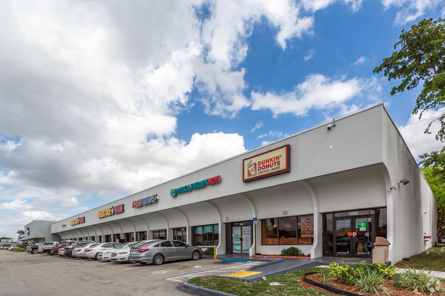 15905-16095 NW 57th Ave, Miami Lakes, FL to rent - Primary Photo - Image 2 of 4