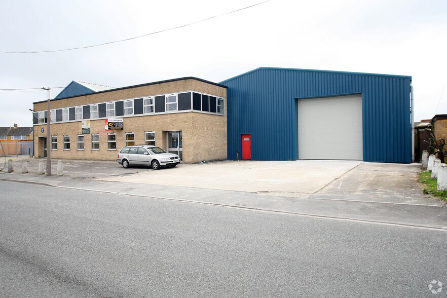 Balena Clos, Poole for sale - Primary Photo - Image 1 of 1