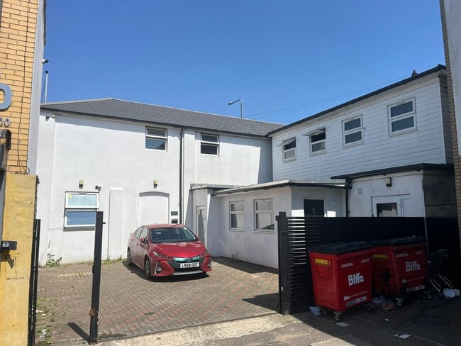 More details for 60 Oaklands Park Ave, Ilford - Office to Rent