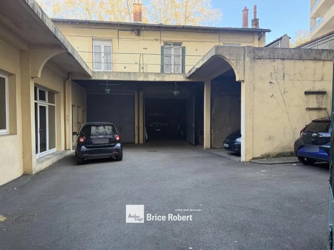 Build-to-Rent in Lyon for sale Building Photo- Image 1 of 6