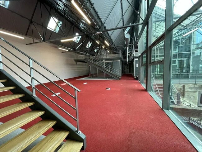 Location Bureaux 1 050 m²