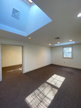 1105 Taylorsville Rd, Washington Crossing, PA for rent Interior Photo- Image 2 of 4