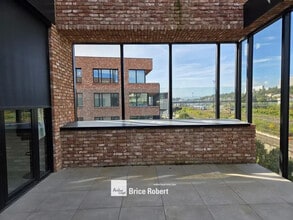 Office in Lyon to rent Interior Photo- Image 2 of 6