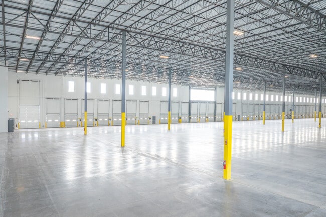 More details for 55 Paradise Ln, Bay Shore, NY - Industrial to Rent