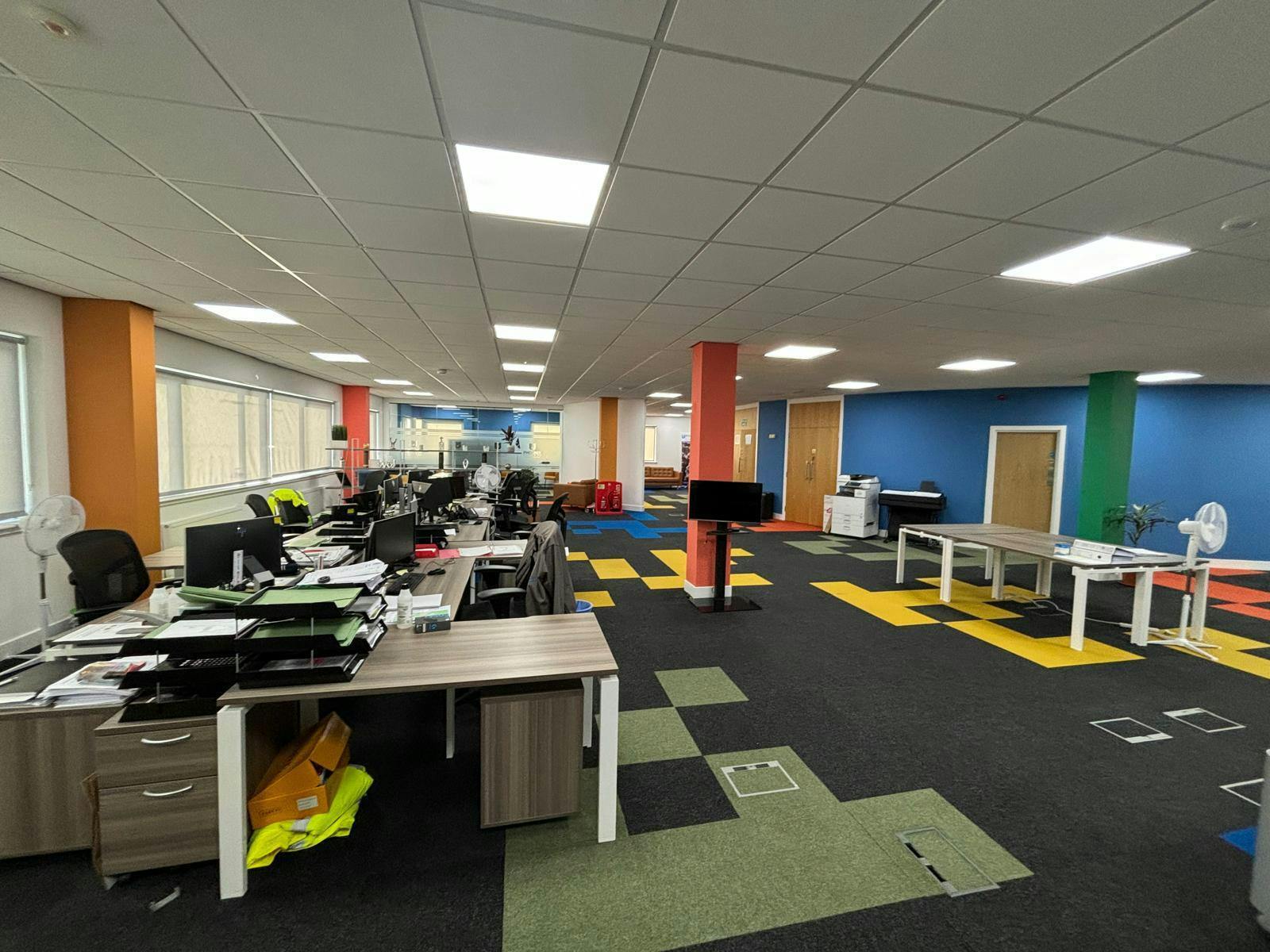 1 Langlands Gate, East Kilbride to rent Building Photo- Image 1 of 10