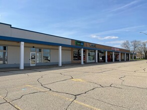 1820 Center Ave, Janesville, WI for rent Primary Photo- Image 1 of 4