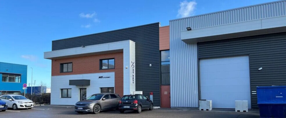 1623 Avenue Henri Schneider, Jonage to rent - Building Photo - Image 2 of 12