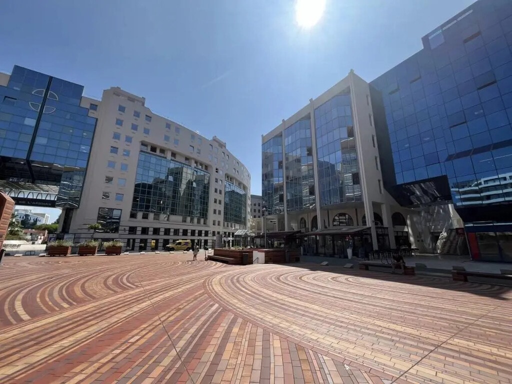 Vente Bureaux 91 m² - Photo 1