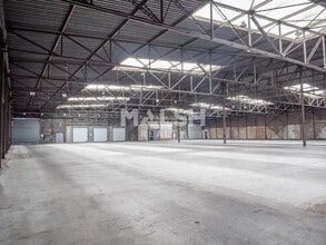 Light Industrial in Vénissieux to rent Interior Photo- Image 1 of 4