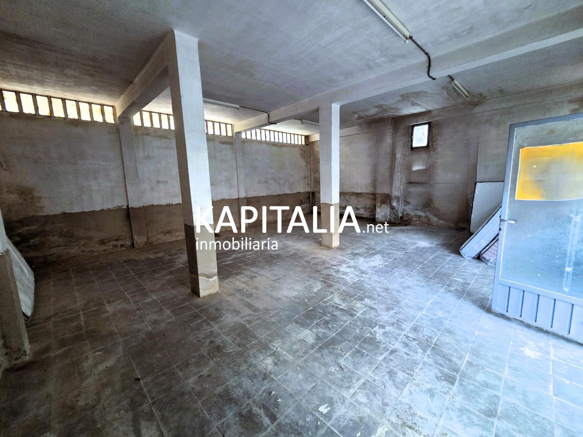 Retail in Ontinyent, Valencia for sale Interior Photo- Image 1 of 6