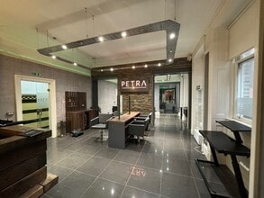 166 Buchanan St, Glasgow to rent Interior Photo- Image 2 of 6