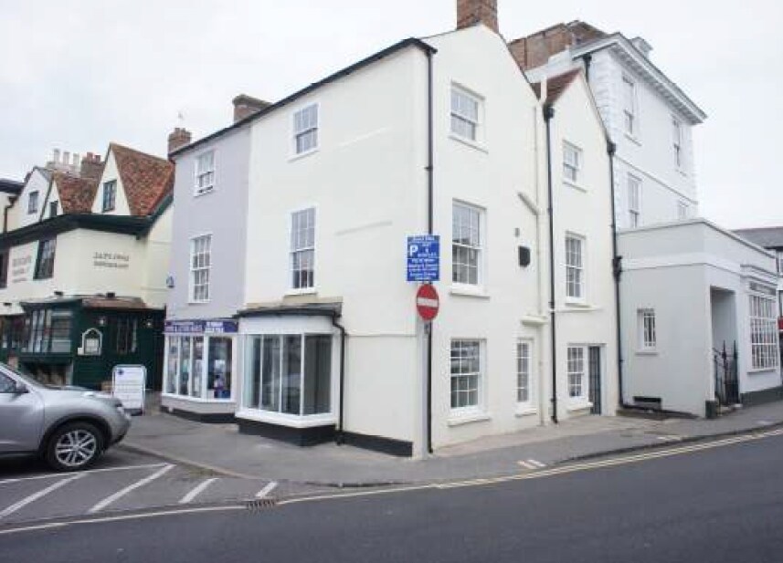 49 Market Sq, Bicester to rent Primary Photo- Image 1 of 19