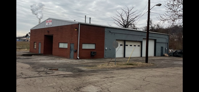 701 Dan Dee Ln, Brilliant, OH for sale Building Photo- Image 1 of 1