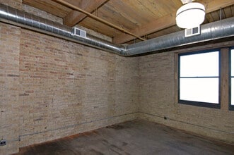 4223 W Lake St, Chicago, IL to rent Interior Photo- Image 2 of 2