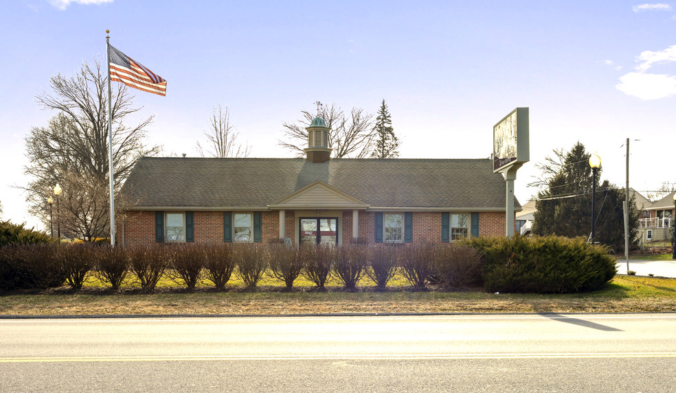 1950 Old Philadelphia Pike, Lancaster, PA for sale - Building Photo - Image 1 of 9