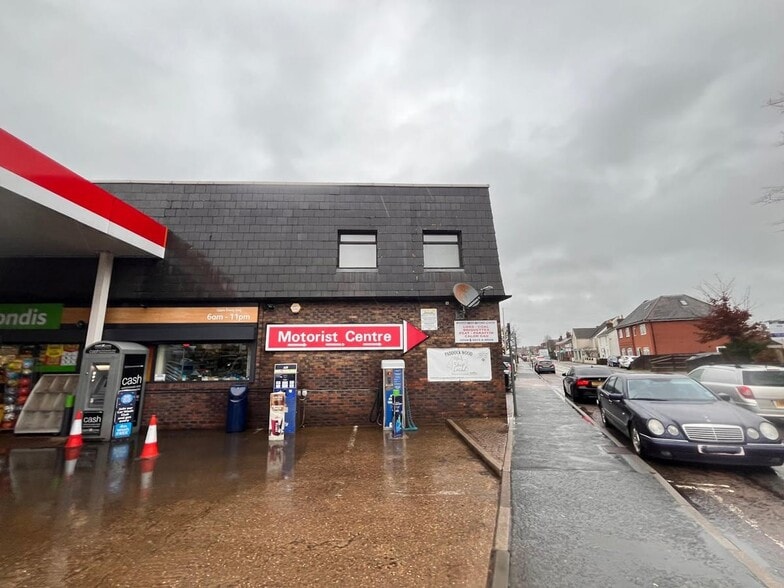 136B Commercial Rd, Paddock Wood to rent - Building Photo - Image 2 of 2
