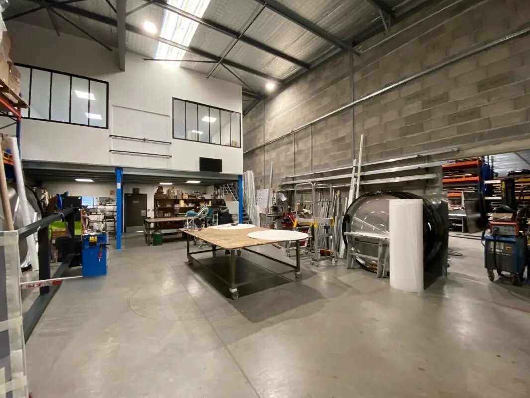 Light Industrial in Brignais for sale Interior Photo- Image 1 of 7