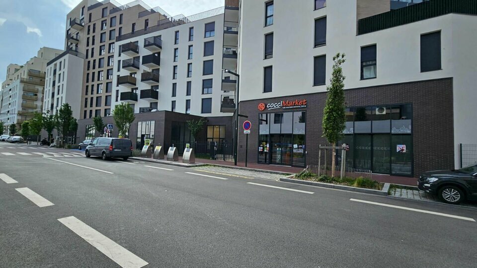 Retail in Bagneux to rent - Building Photo - Image 3 of 7