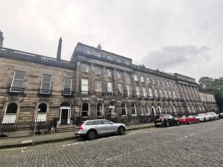 9 Royal Ter, Edinburgh for sale Primary Photo- Image 1 of 1