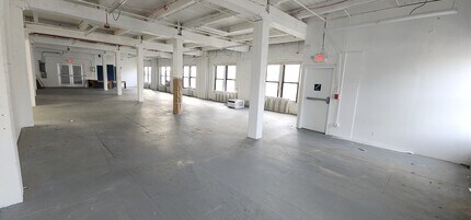 21-07 Borden Ave, Long Island City, NY to rent Interior Photo- Image 2 of 12