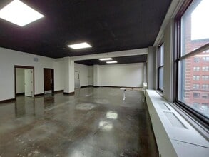 275 4th St E, Saint Paul, MN to rent Interior Photo- Image 1 of 5