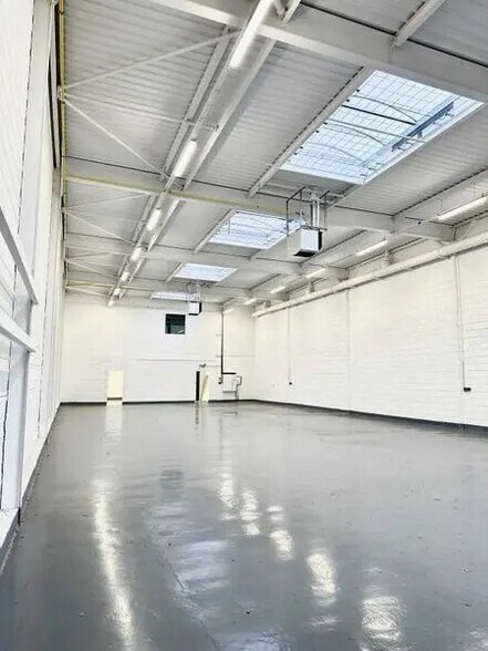 Light Industrial in Bonneuil-sur-Marne to rent - Building Photo - Image 3 of 6