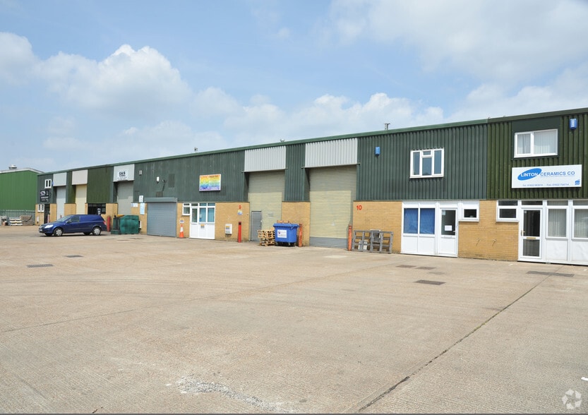 Christen Way, Maidstone for sale - Primary Photo - Image 1 of 8