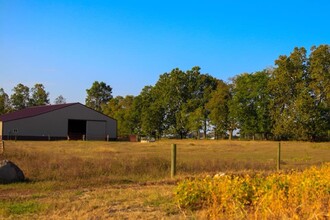 9185 E County Road 700 N, Hope, IN for rent Building Photo- Image 2 of 7