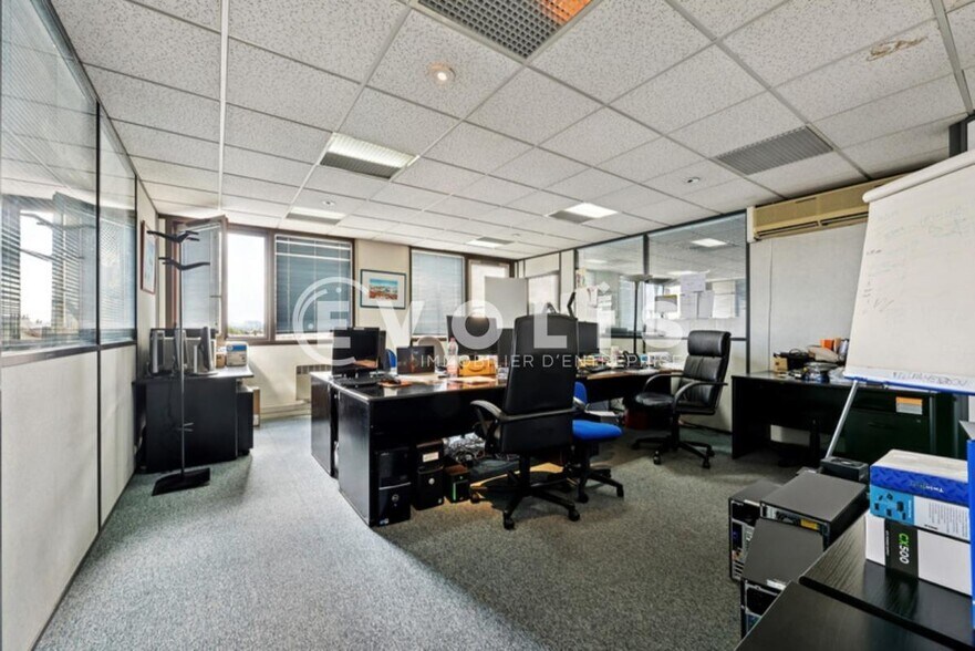 Office in Nogent-sur-Marne for sale - Interior Photo - Image 2 of 14
