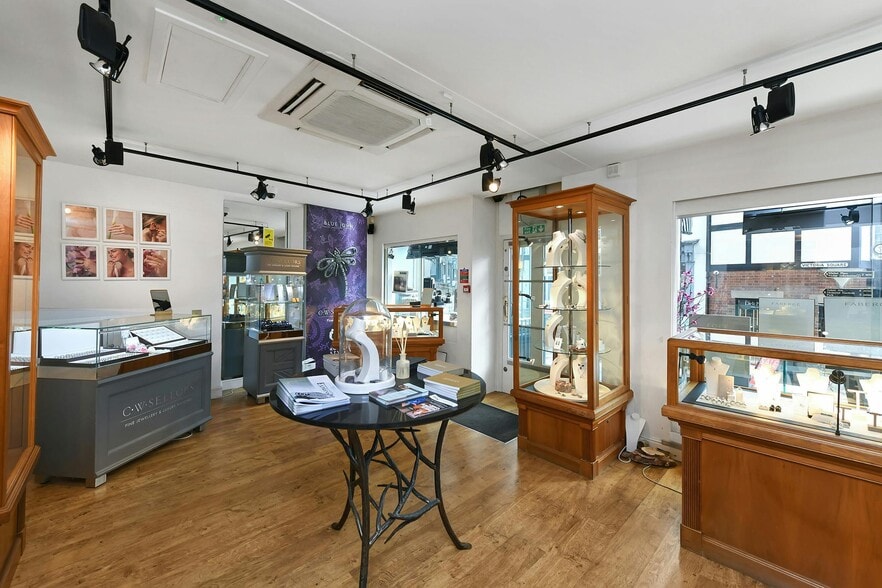 2 Victoria Sq, Ashbourne for sale - Building Photo - Image 3 of 8