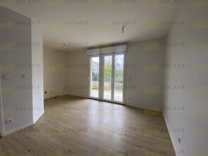Office in Taverny to rent Interior Photo- Image 2 of 7