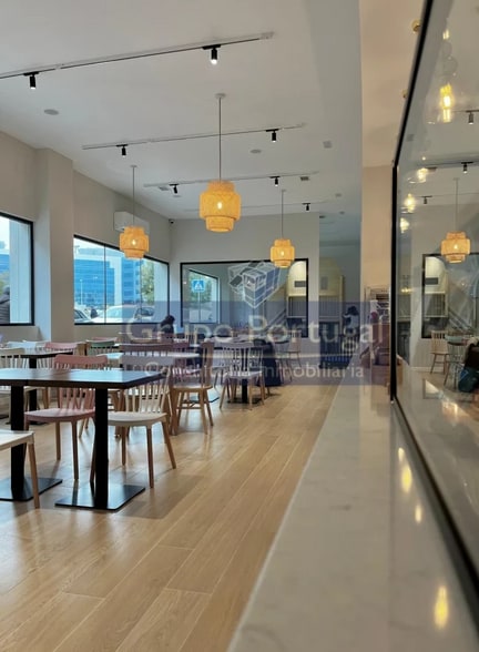 Retail in Madrid, Madrid to rent - Interior Photo - Image 2 of 4