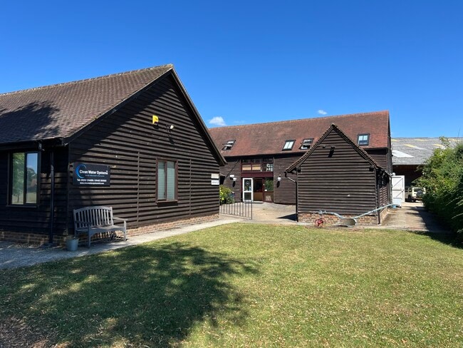 More details for The Barn, Dawes Farm, Bognor Road, Warnham, Warnham - Office to Rent