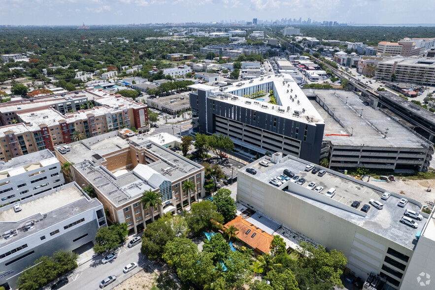 7090 SW 59th Pl, South Miami, FL for rent - Aerial - Image 2 of 6