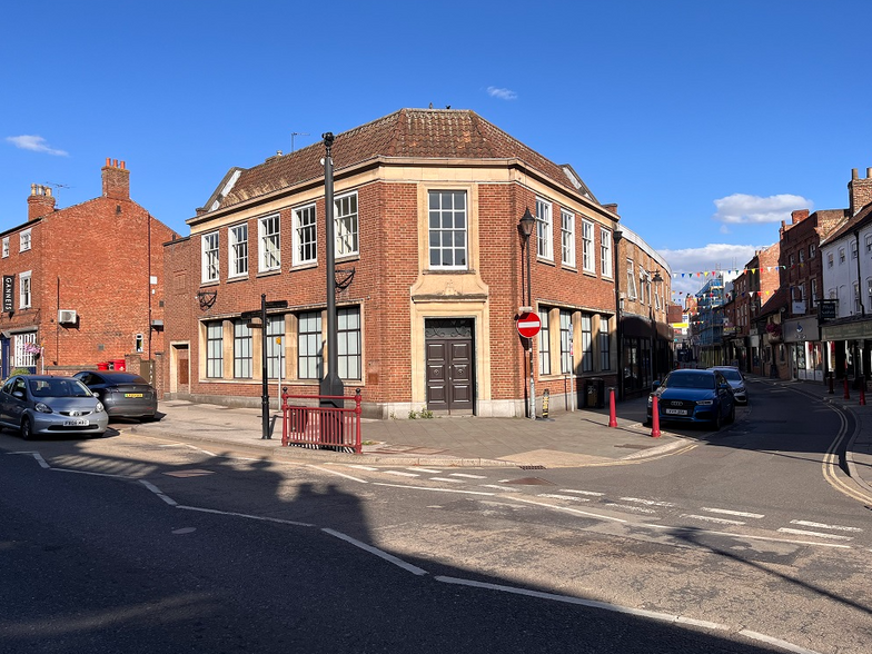 37 Castle Gate, Newark for sale - Building Photo - Image 1 of 6