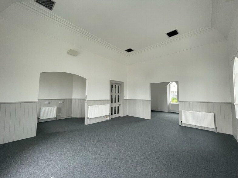 6 Carden Pl, Aberdeen to rent - Building Photo - Image 1 of 7